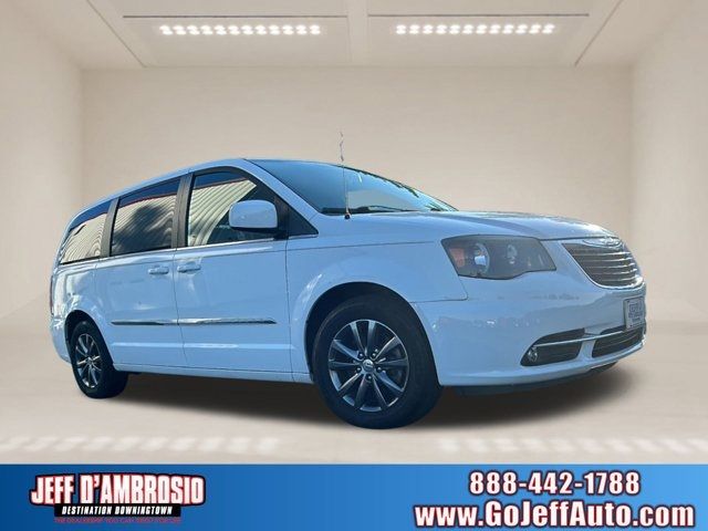 2014 Chrysler Town & Country S