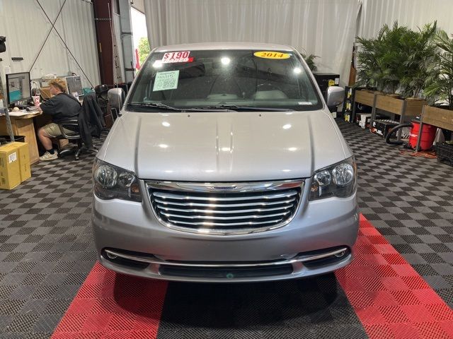 2014 Chrysler Town & Country S