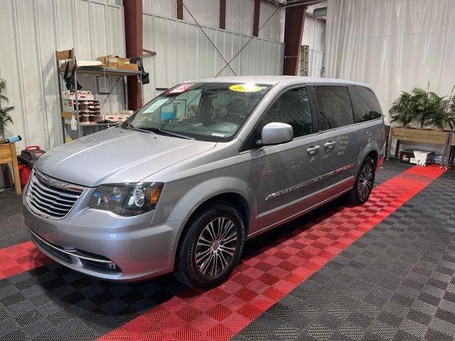 2014 Chrysler Town & Country S