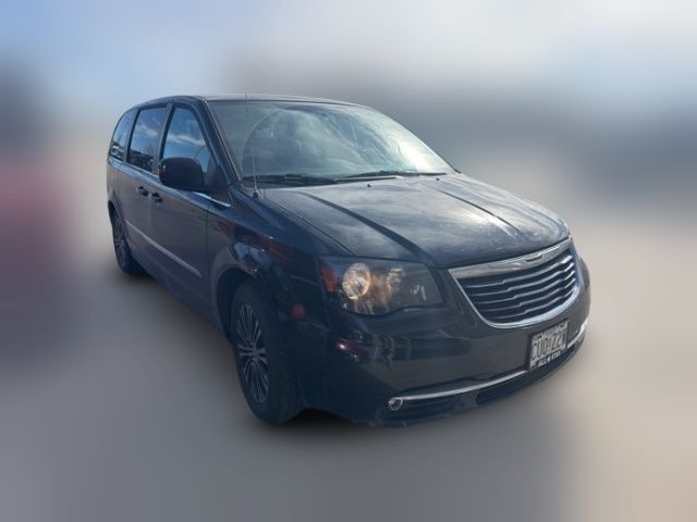 2014 Chrysler Town & Country S