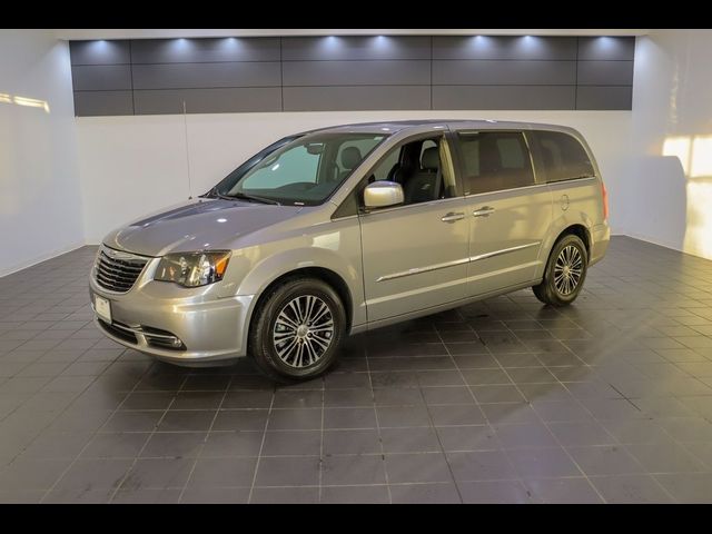 2014 Chrysler Town & Country S