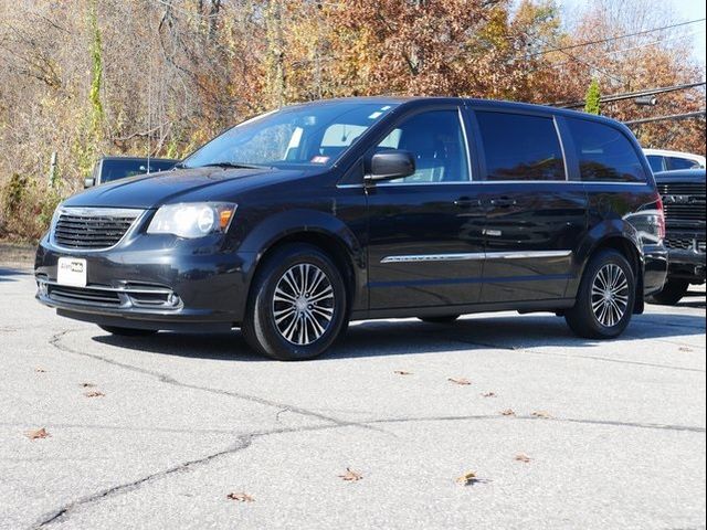 2014 Chrysler Town & Country S