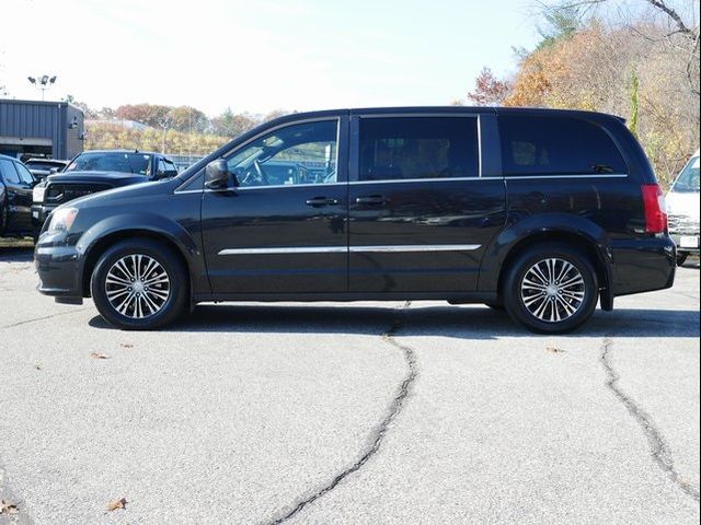 2014 Chrysler Town & Country S