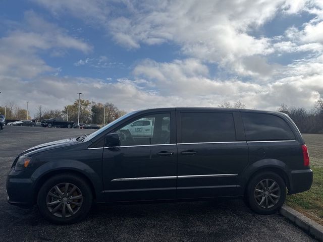 2014 Chrysler Town & Country S