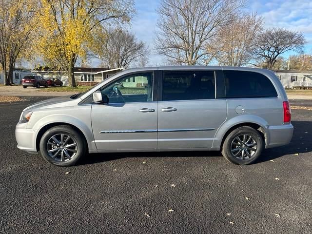 2014 Chrysler Town & Country S