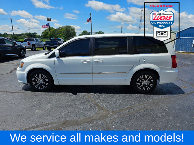 2014 Chrysler Town & Country S