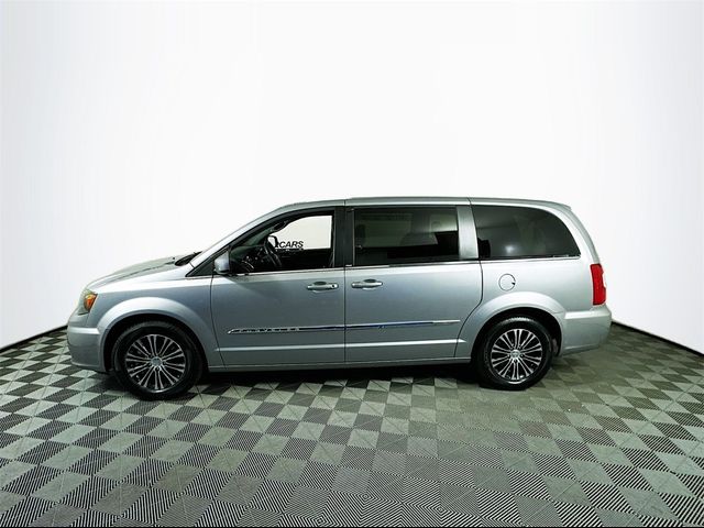 2014 Chrysler Town & Country S