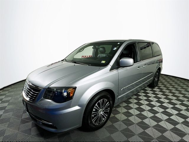 2014 Chrysler Town & Country S