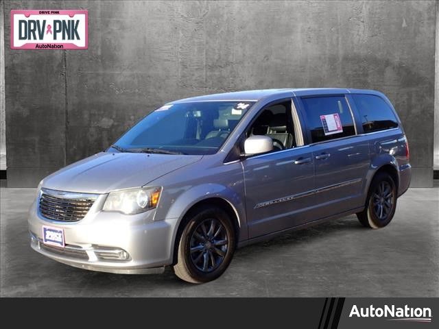 2014 Chrysler Town & Country S