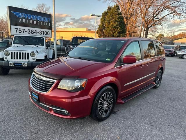 2014 Chrysler Town & Country S