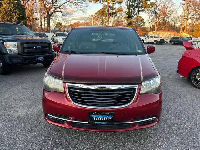 2014 Chrysler Town & Country S