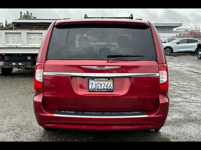 2014 Chrysler Town & Country Touring