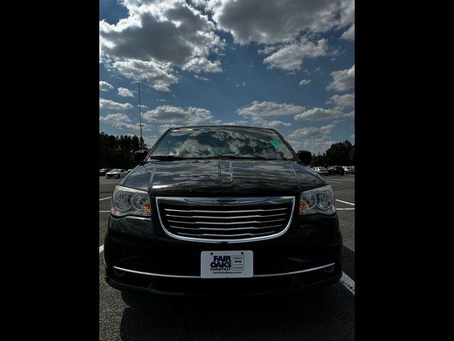 2014 Chrysler Town & Country Touring