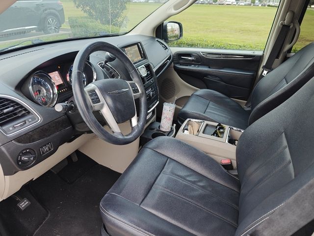 2014 Chrysler Town & Country Touring