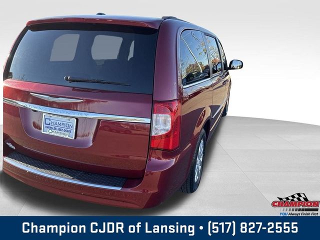 2014 Chrysler Town & Country Touring