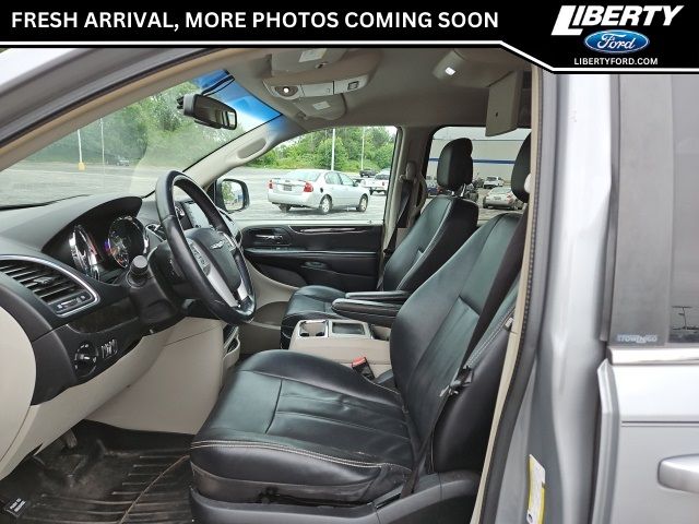 2014 Chrysler Town & Country Touring