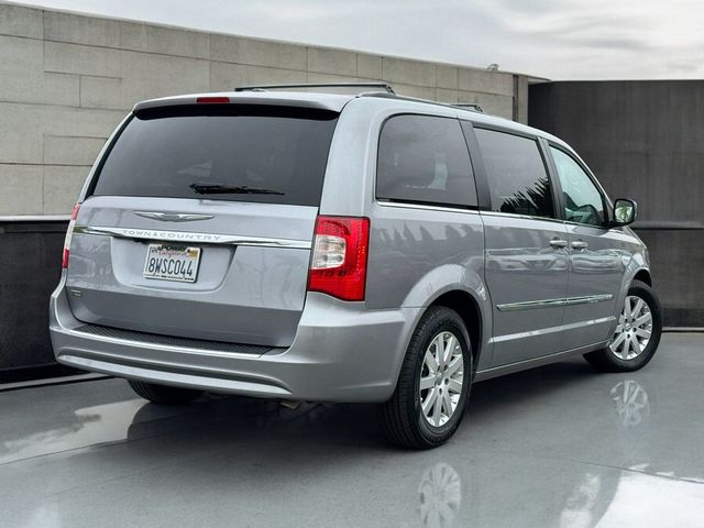 2014 Chrysler Town & Country Touring