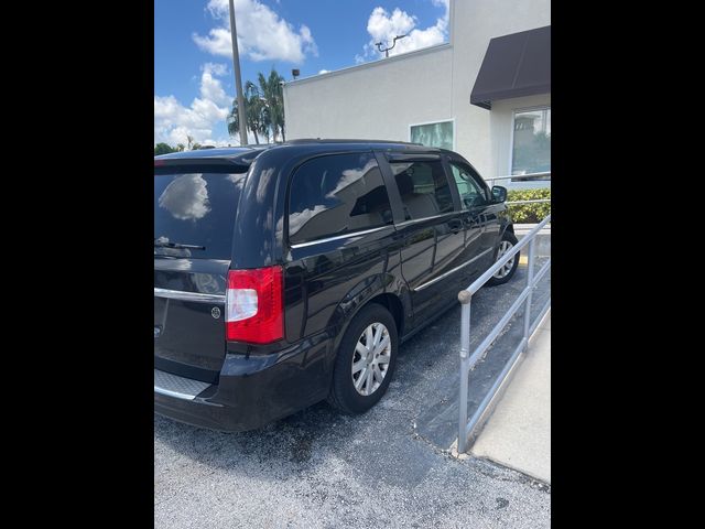 2014 Chrysler Town & Country Touring