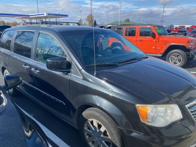 2014 Chrysler Town & Country Touring