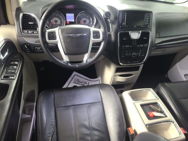 2014 Chrysler Town & Country Touring