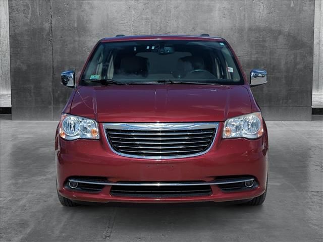 2014 Chrysler Town & Country Touring-L