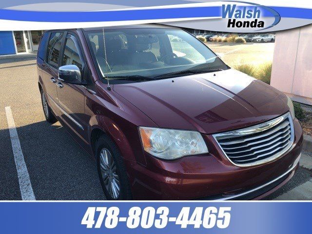 2014 Chrysler Town & Country Touring-L