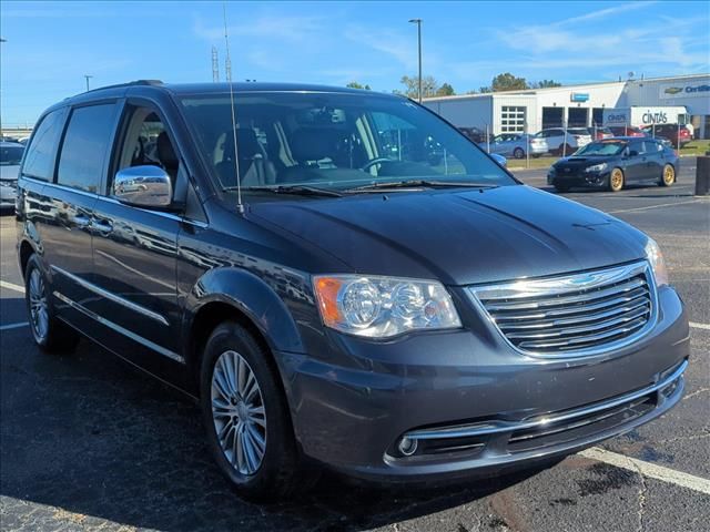 2014 Chrysler Town & Country Touring-L