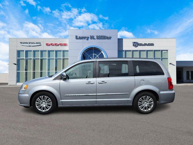 2014 Chrysler Town & Country Touring-L