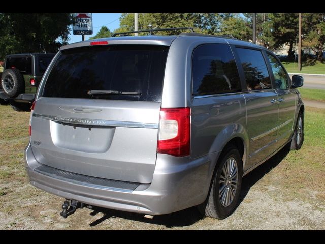 2014 Chrysler Town & Country Touring-L