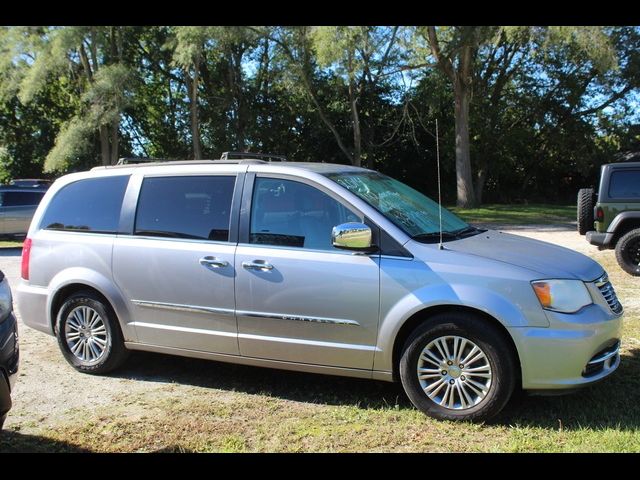 2014 Chrysler Town & Country Touring-L