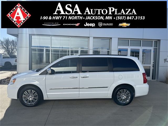 2014 Chrysler Town & Country Touring-L