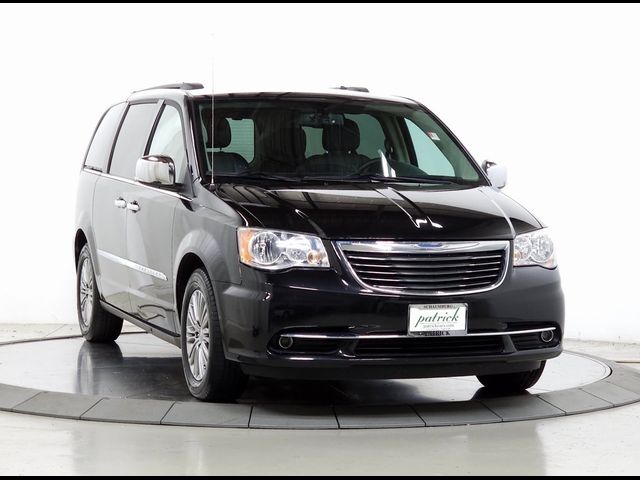 2014 Chrysler Town & Country Touring-L