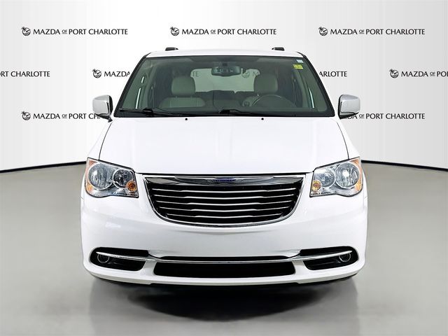 2014 Chrysler Town & Country Touring-L