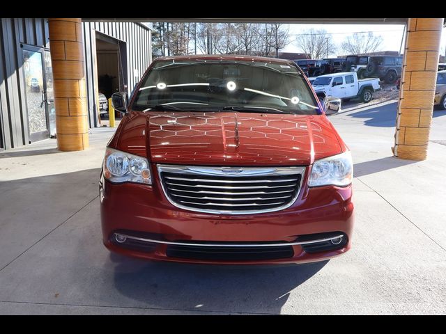 2014 Chrysler Town & Country Touring-L