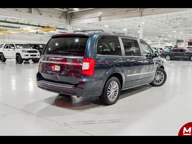 2014 Chrysler Town & Country Touring-L