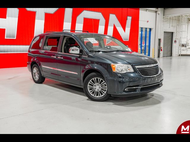 2014 Chrysler Town & Country Touring-L