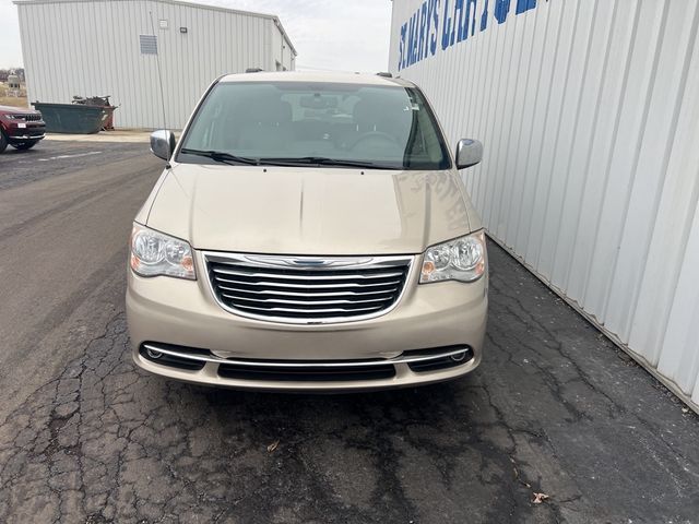 2014 Chrysler Town & Country Touring-L