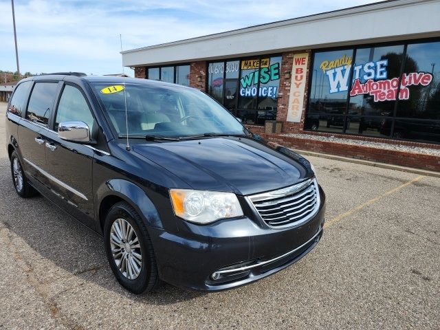 2014 Chrysler Town & Country Touring-L