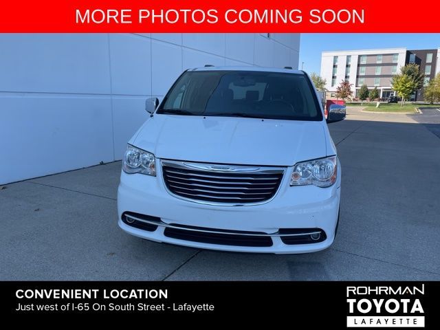 2014 Chrysler Town & Country Touring-L