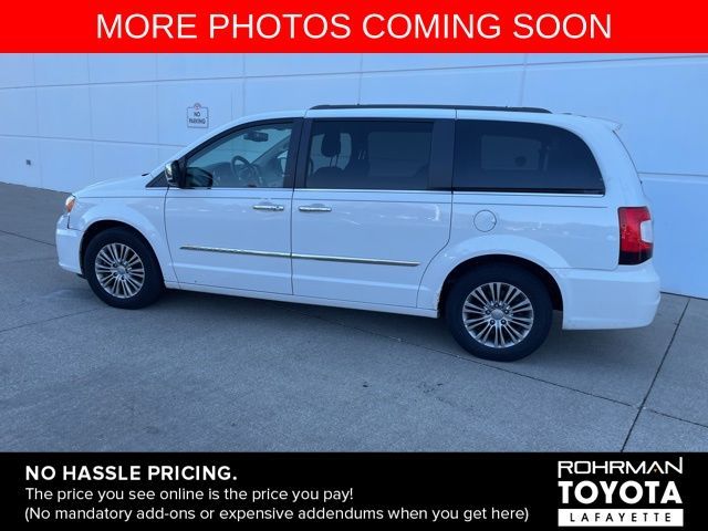 2014 Chrysler Town & Country Touring-L