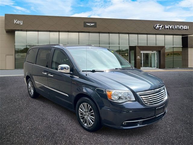 2014 Chrysler Town & Country Touring-L