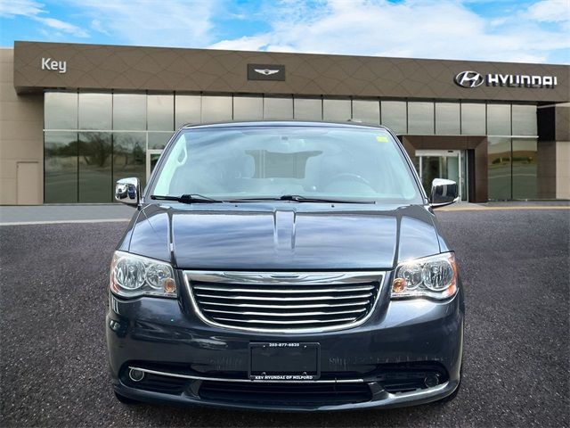 2014 Chrysler Town & Country Touring-L