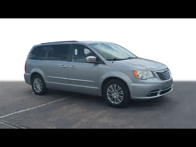 2014 Chrysler Town & Country Touring-L