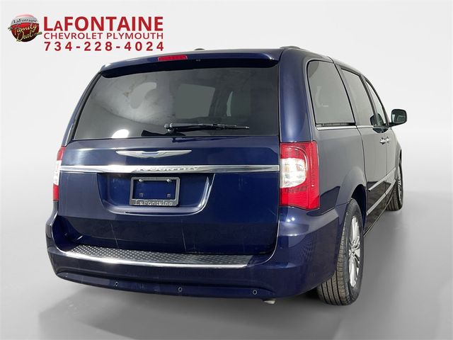 2014 Chrysler Town & Country Touring-L