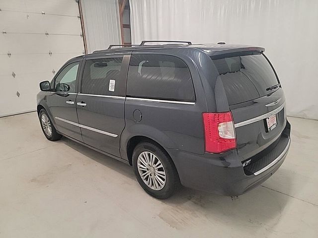 2014 Chrysler Town & Country Touring-L