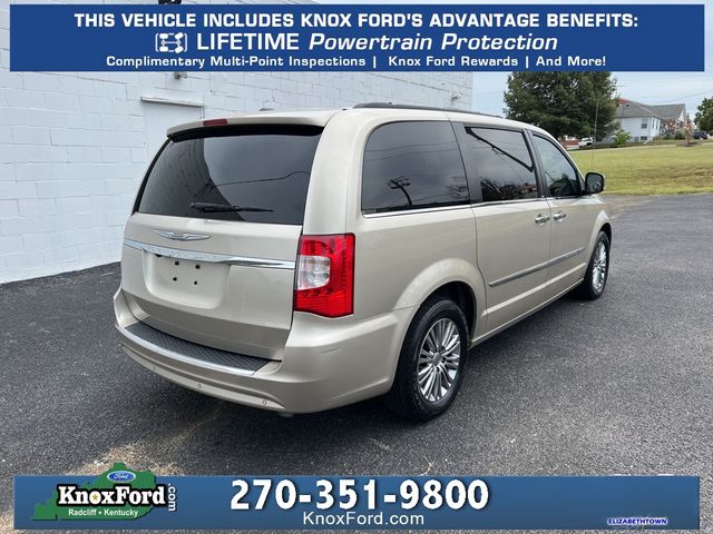 2014 Chrysler Town & Country Touring-L