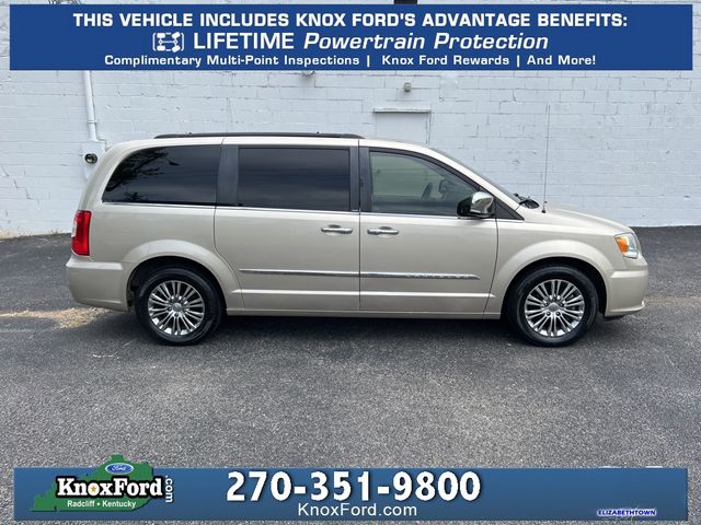 2014 Chrysler Town & Country Touring-L