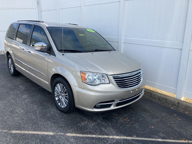 2014 Chrysler Town & Country Touring-L