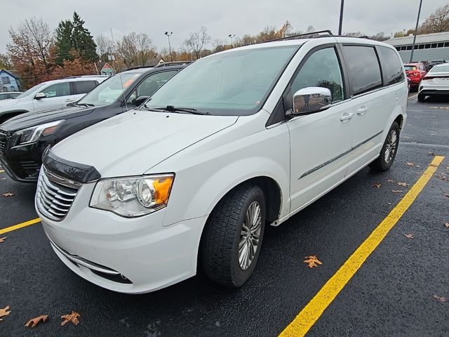 2014 Chrysler Town & Country Touring-L