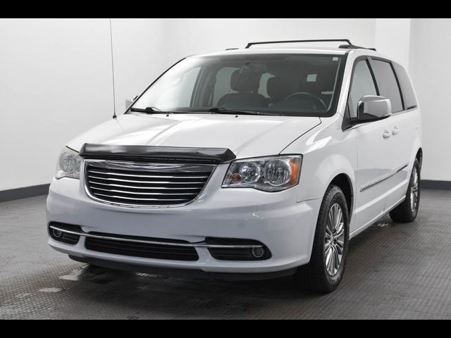 2014 Chrysler Town & Country Touring-L